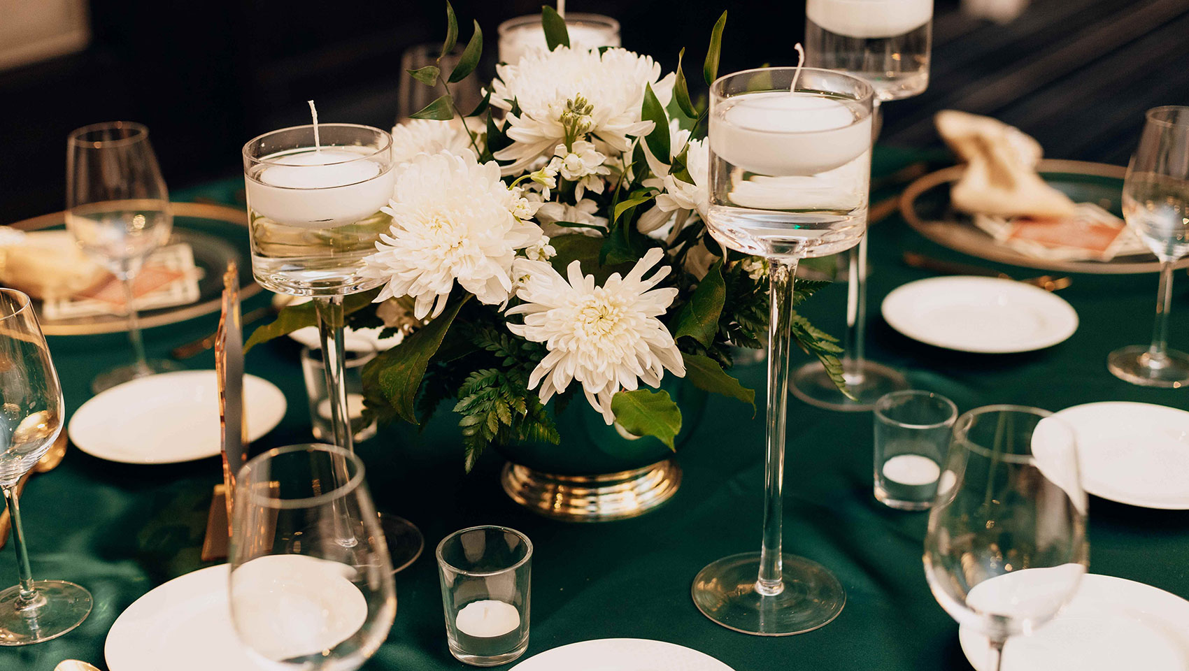 Reception table setting